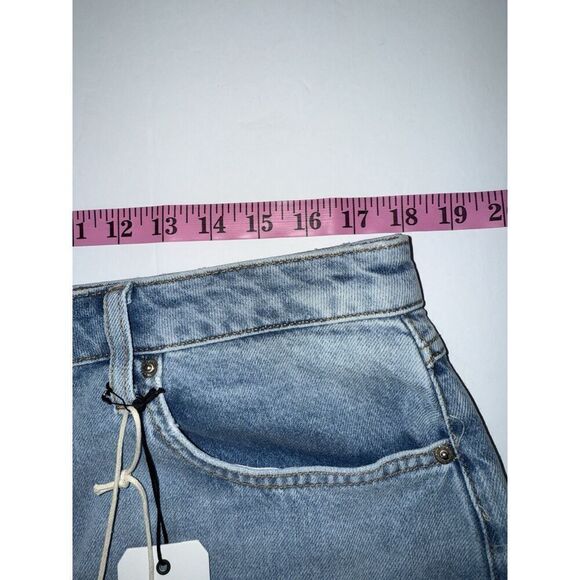 Forever 21 90s Jean Shorts Relaxed Fray Rigid Light Denim 6" Inseam Hi Rise 32 - Picture 10 of 16